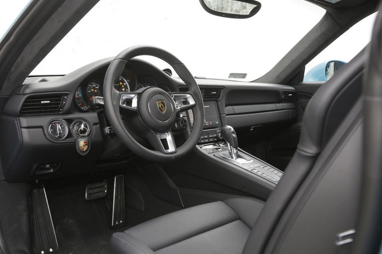 Porsche 911 Turbo S - bajeczne turbo w bajkowym kolorze