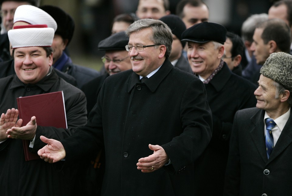 GDAŃSK PREZYDENT KOMOROWSKI WIZYTA POMNIK TATARA ODSŁONIĘCIE