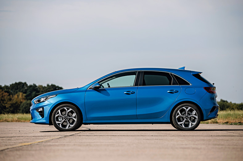 Kia Ceed kontra Renault Megane,Honda Civic,Volkswagen Golf