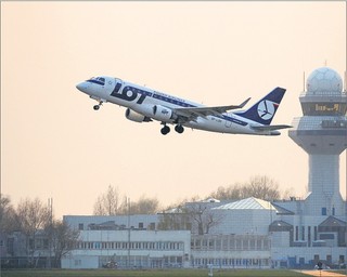 Zdrożeją starty i lądowania na polskich lotniskach