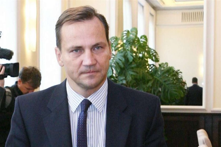 Sikorski uważa, że prezydent mógł żyć 