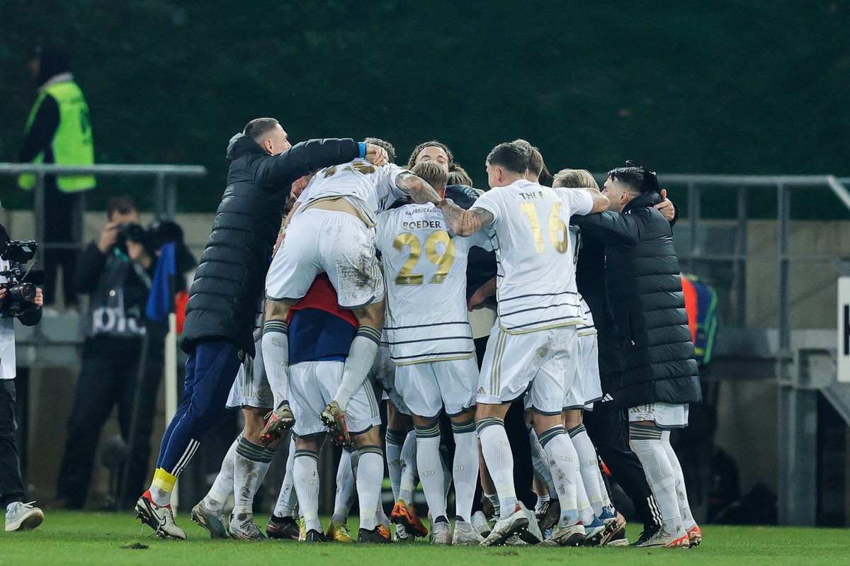 Radość piłkarzy FC Saarbruecken