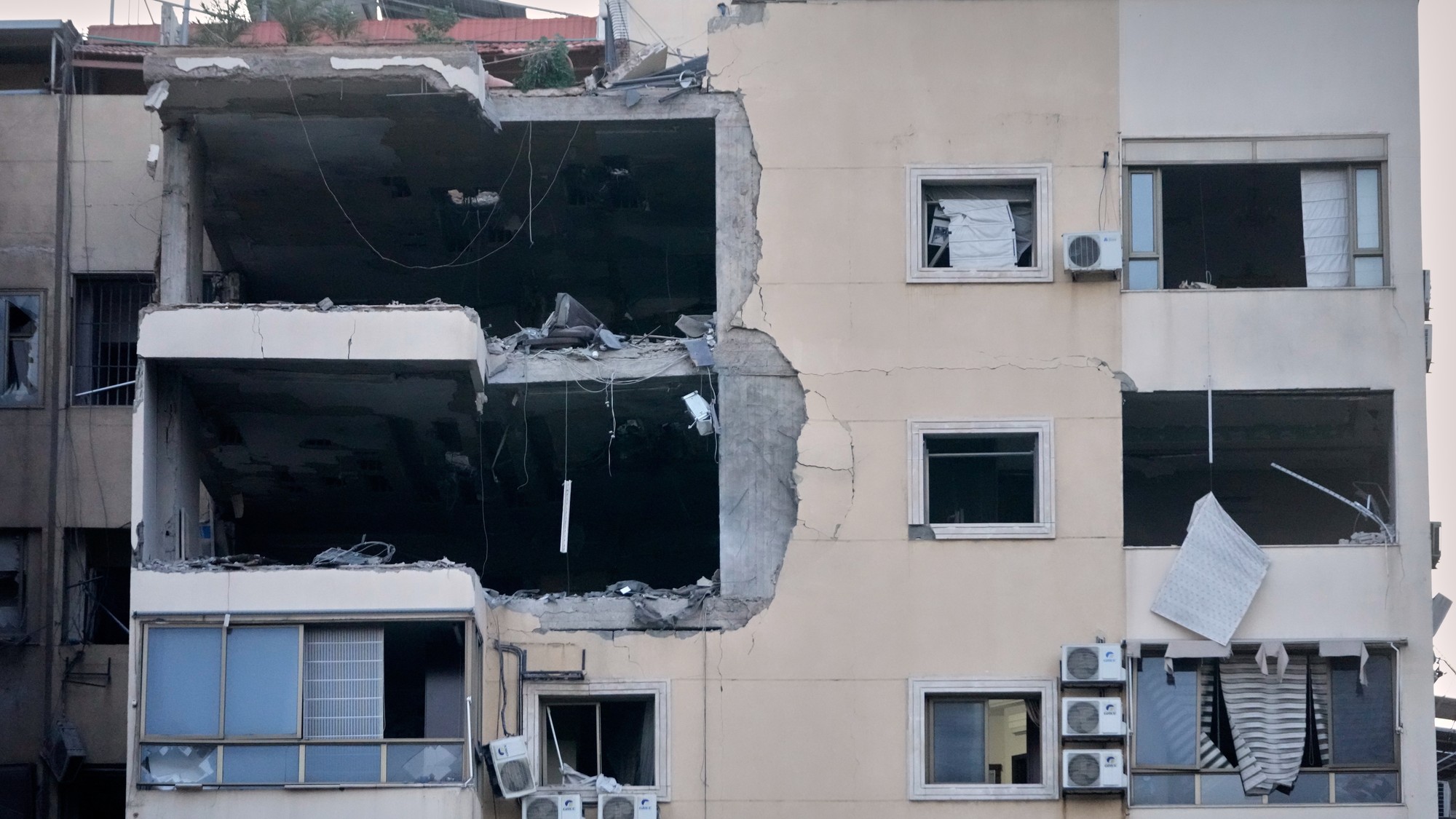 Izrael útočil na ciele v Libanone. 