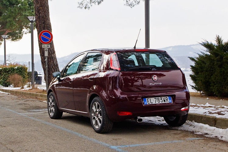 Miłośnicy oszczędzania mogą wykorzystać aktywowany przyciskiem na desce rozdzielczej tryb „Eco”, który obniża maksymalny moment obrotowy do 110 Nm, jednocześnie redukując spalanie i emisję CO2. Producent deklaruje średnie zużycie paliwa w cyklu mieszanym na poziomie 4,2 l/100 km. Z TwinAirem współpracuje sześciobiegowa, manualna skrzynia biegów
