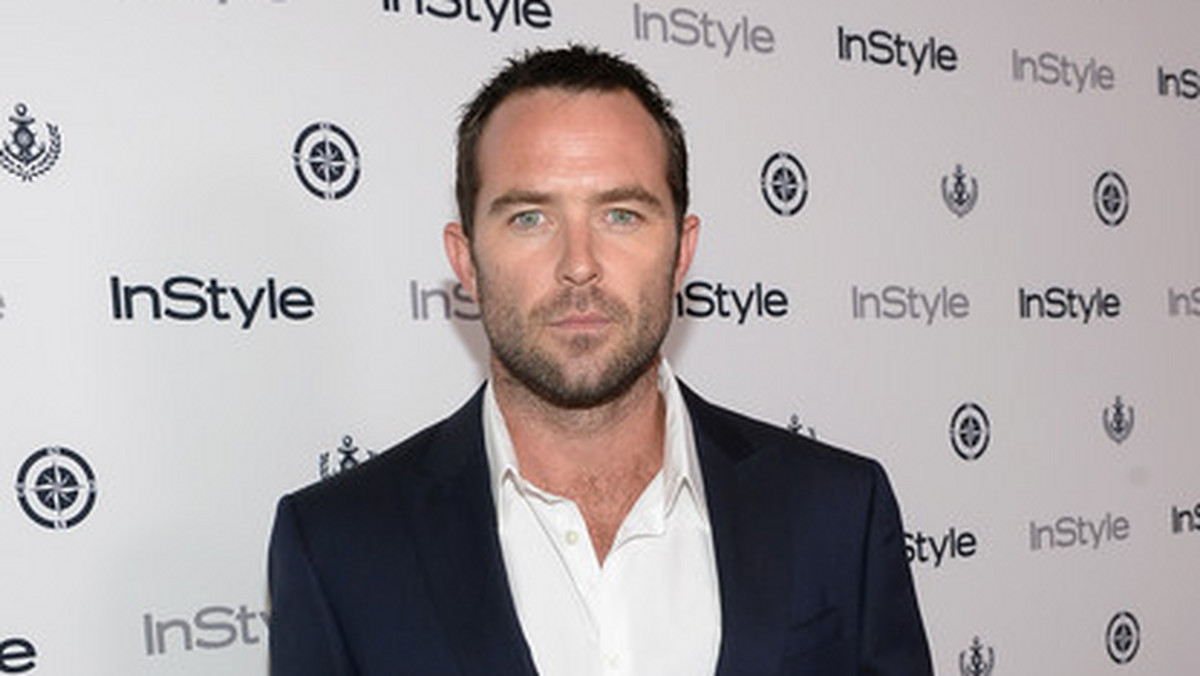 Sullivan Stapleton, aktor znany z występu w "300: Początek imperium", zagra w filmie "The Lake". Obraz wyprodukuje Luc Besson.