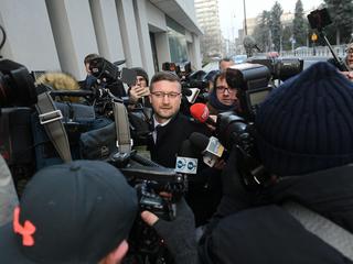 Sędzia Paweł Juszczyszyn (C) w drodze do Kancelarii Sejmu,