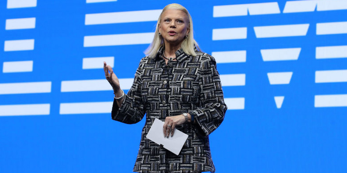 Zdaniem Ginni Rometty tempo, w jakim świat idzie do przodu, powoduje, że ludzie mają trudności ze znalezieniem pracy. Myślę, że my - ludzie, którzy czerpią korzyści z technologii, powinniśmy to traktować bardzo poważnie, bo te technologie rozwijają się szybciej niż tempo, w jakim ludzie są w stanie nabyć nowe umiejętności – mówi szefowa IBM