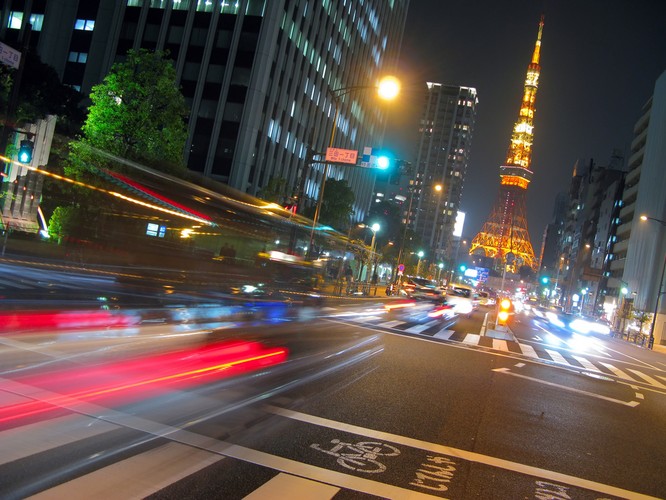 5. Tokio. Stolica Japonii, w której mieszka 13 mln ludzi jest idealnym, podobnie jak inne wielkie miasta świata nigdy nie zasypia. Niezliczona ilość klubów i barów jest gwarancją udanej zabawy.