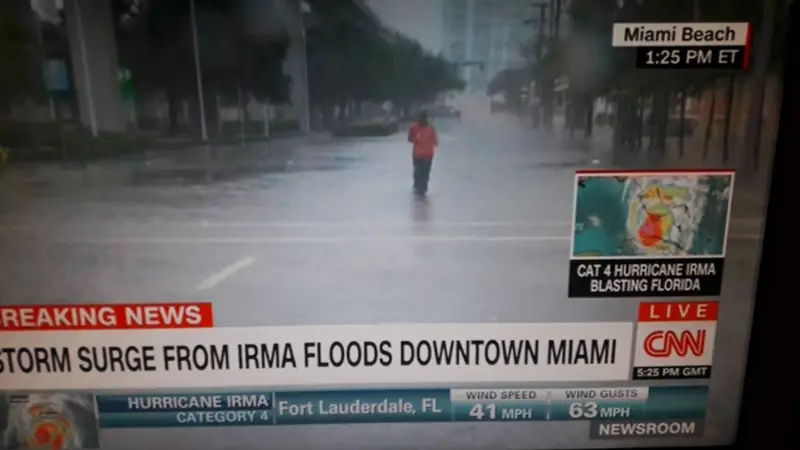 Opustoszałe Miami przed powodzią oraz dziennikarka CNN