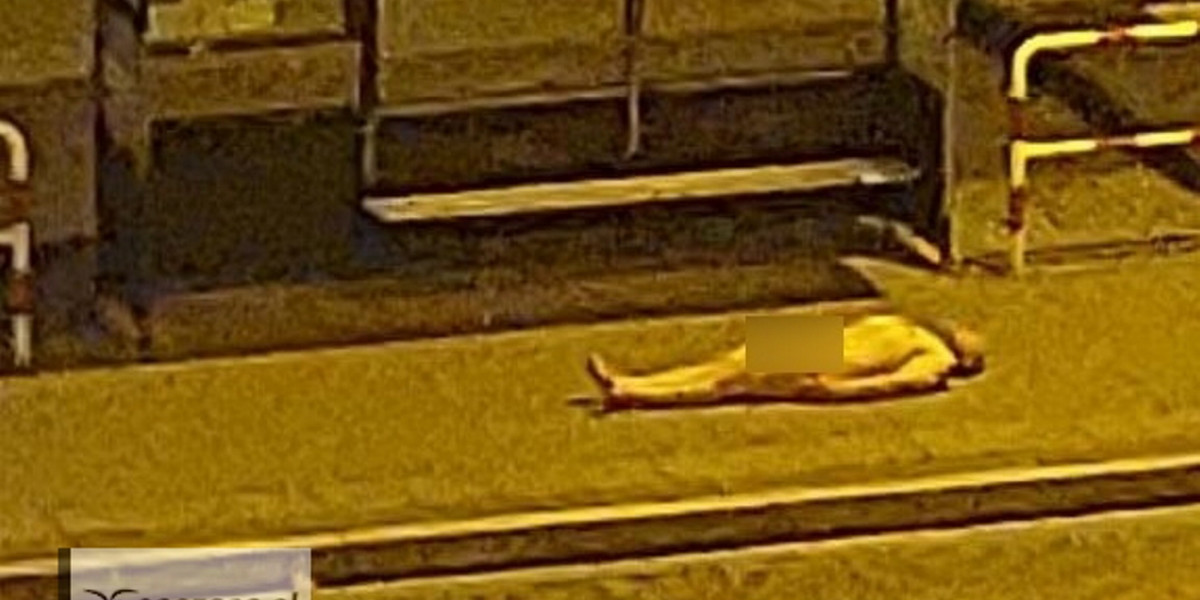 Nagi mężczyzna leżał na przystanku autobusowym w Poznaniu.