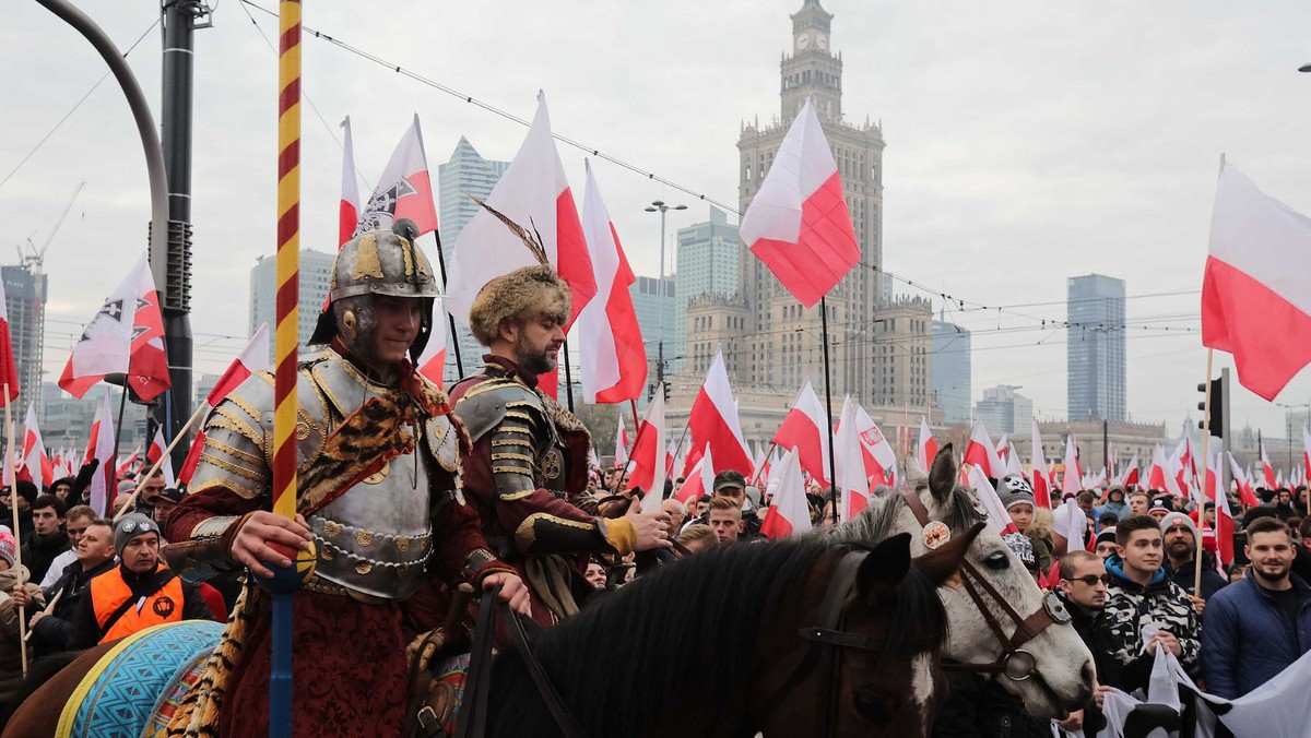 Tysiące osób na Marszu Niepodległości [GALERIA] - GazetaPrawna.pl