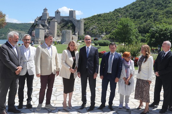 SRBIJA OTVARA VRATA SVETU: Na EXPO 2027 stiže "Srpska kuća": Potpisan istorijski ugovor u Golupcu (FOTO)