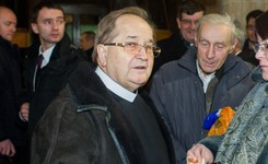 Bez przetargu i w użytkowanie wieczyste. Państwowy grunt dla ojca Rydzyka z bonifikatą