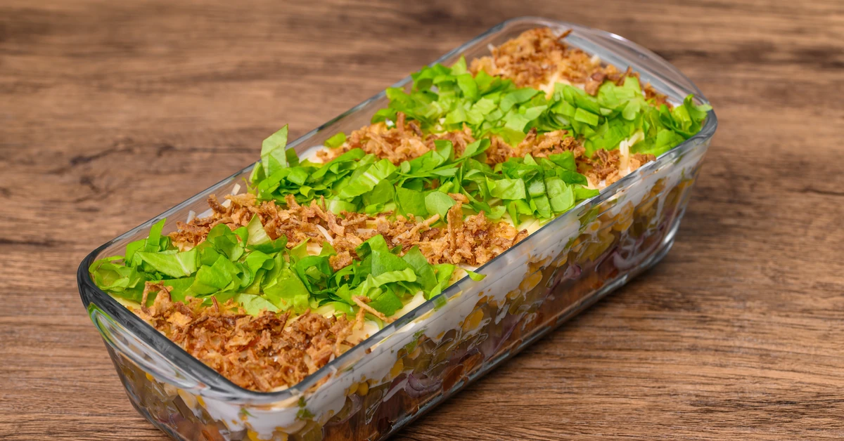 Nie jarzynowa ani gyros. Sałatka Drwala idealna na imprezę