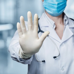 Teljeskörű látogatási tilalom a Klinikai Központban