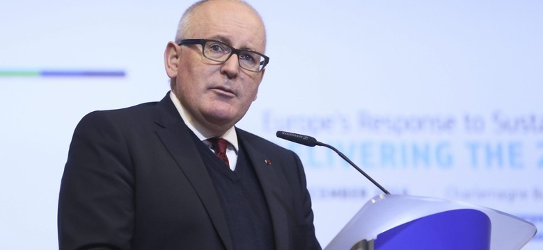 Timmermans niezadowolony: Postanowiliśmy przesłać dodatkowe rekomendacje do Polski