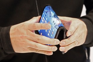 Elastyczny smartfon, elektryczny Harley Davidson i latający motocykl. Ruszyły targi CES 2019 [ZDJĘCIA]