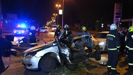 Tragédia Újbudán: villanyoszlopnak csapódott egy autó, egy ember meghalt