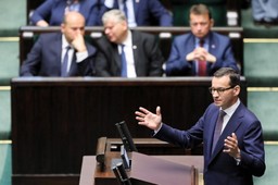 Sejm zmienił ustawę o IPN: PiS odstąpił od przepisów karnych