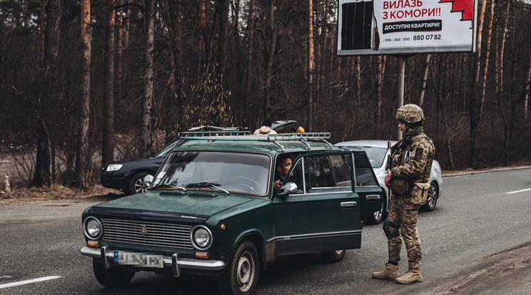 A kétségbeesett férfiak minden áron ki akarnak jutni Ukrajnából /Fotó: Northfoto