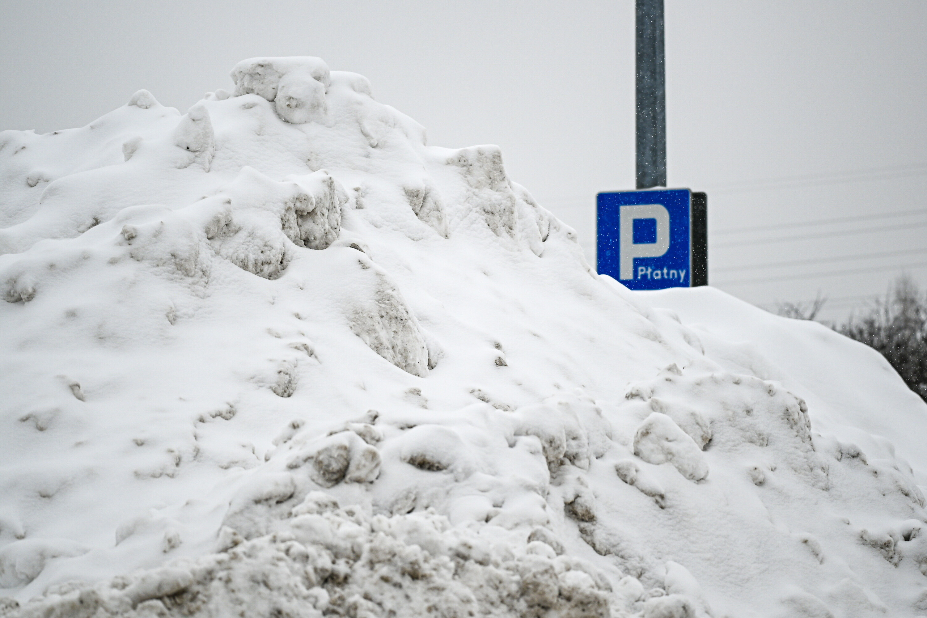 10 tys. policjantów codziennie w akcji: kilkanaście zgonów z wychłodzenia