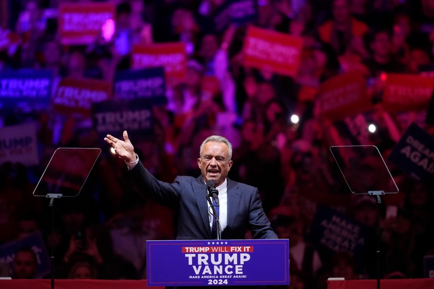 Robert Kenedi na Trampovom skupu u Medison Skver Gardenu u Njujorku 27. oktobra