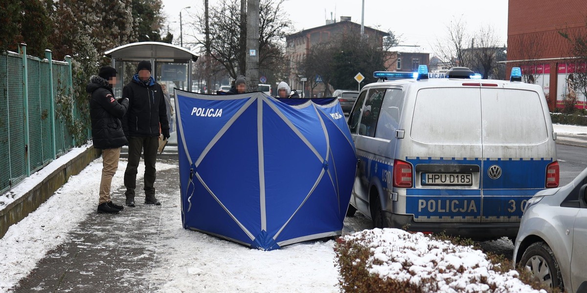 Mężczyzna zmarł na przystanku autobusowym w Lesznie.