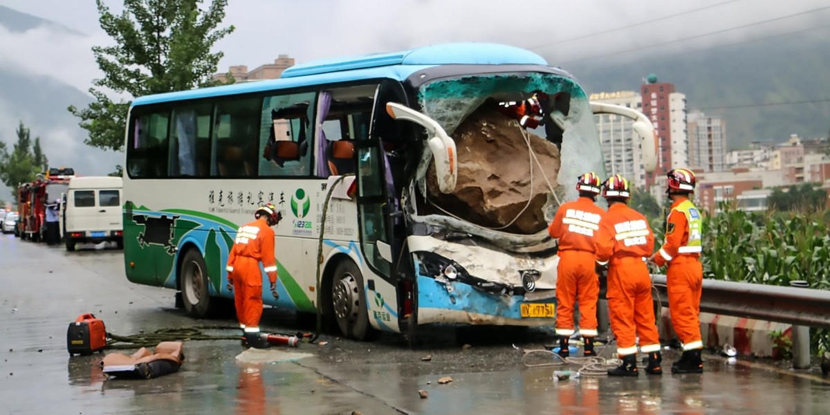 Kierowca autobusu poświęcił się dla pasażerów. Okrzyknęli go bohaterem