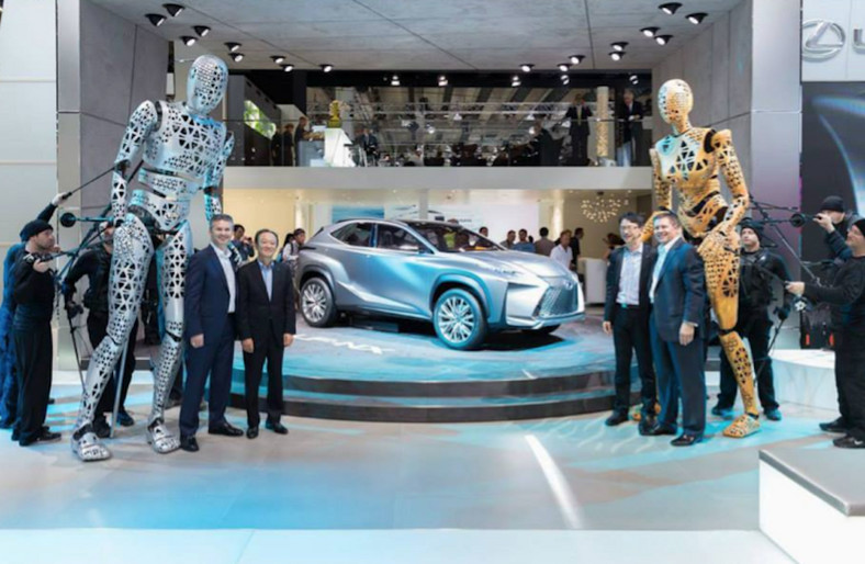 Lexus na IAA 2013: futurystyczny crossover