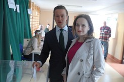 Kogo poparli wyborcy Bosaka, Hołowni i Biedronia? Wyniki mogą zaskakiwać