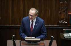 Poseł PiS nie miał hamulców.  "Z iloma 15-letnimi dziewczynkami chce pan?"