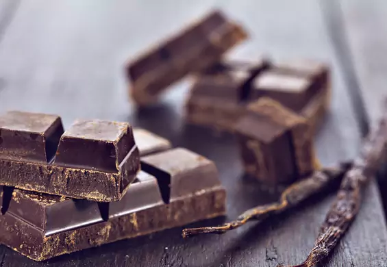 Dieta z czekoladą i winem receptą na długowieczność - badania, w które wierzymy całym ♥