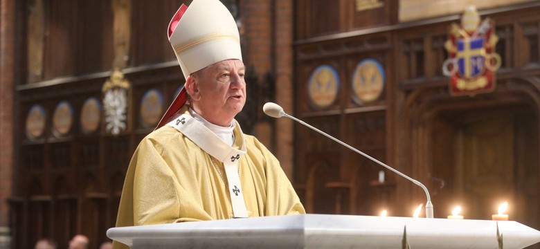 "Zadrżeli ci, którzy chcieliby nas zniszczyć". Abp Guzdek wzywa wiernych i kapłanów do zachowania wierności