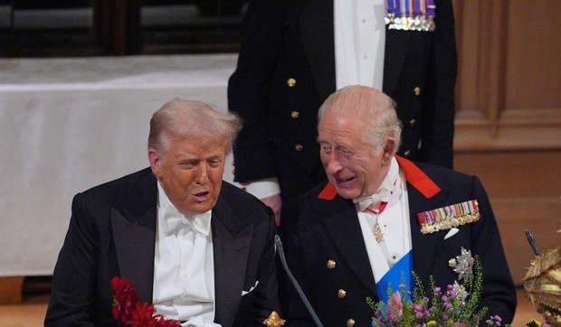 Donald Tramp i kralj Čarls tokom posete Trampa Britaniji 2025.