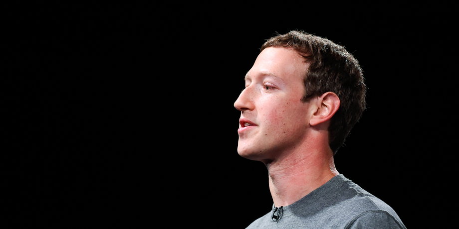 Mark Zuckerberg został oficjalnie i imiennie wezwany do zeznawania przed dwoma komisjami Kongresu USA