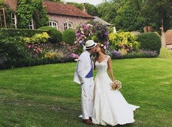 Tłumy gwiazd na bajkowym ślubie Guya Ritchiego [FOTO]