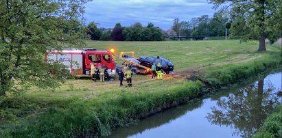 O krok od tragedii pod Namysłowem. Auto wpadło do rzeki