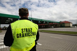 Wybierasz się za wschodnią granicę? Aplikacja służby celnej powie ci co dzieje się na przejściu