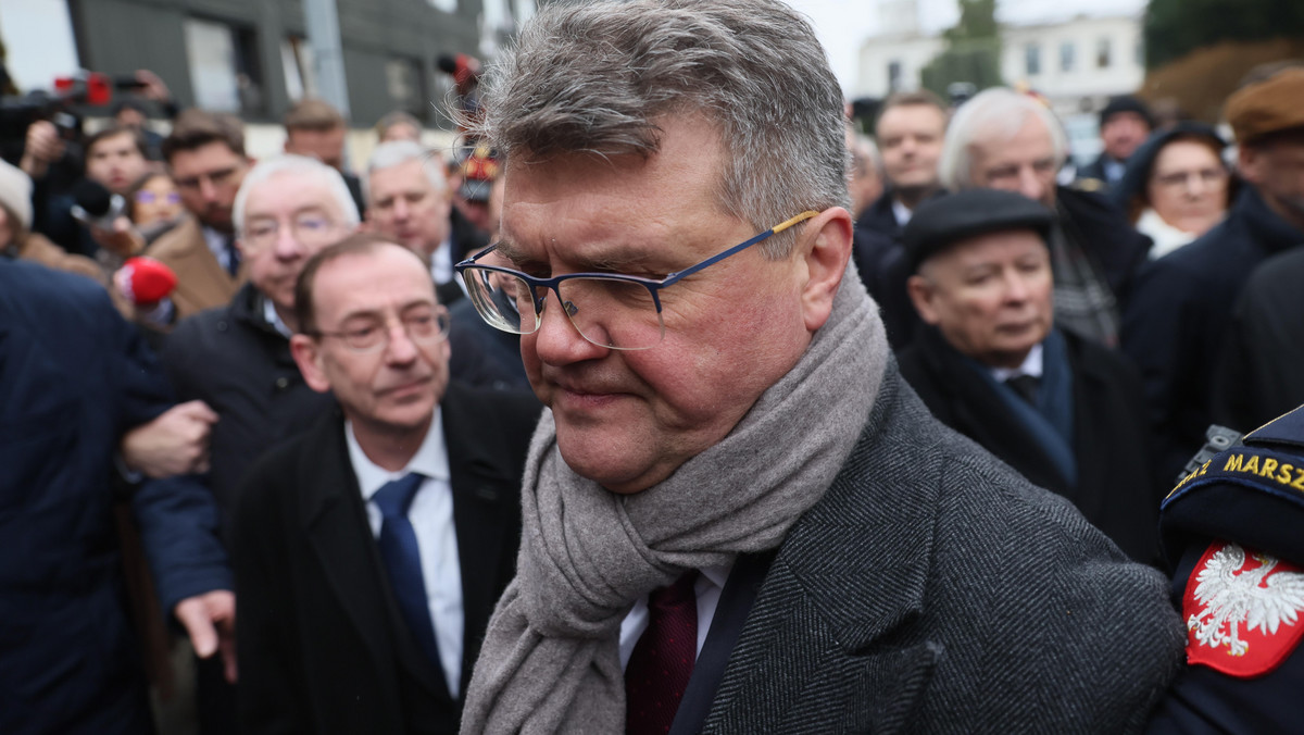 Przepychanki przed Sejmem. Maciej Wąsik zabrał głos w sprawie incydentu