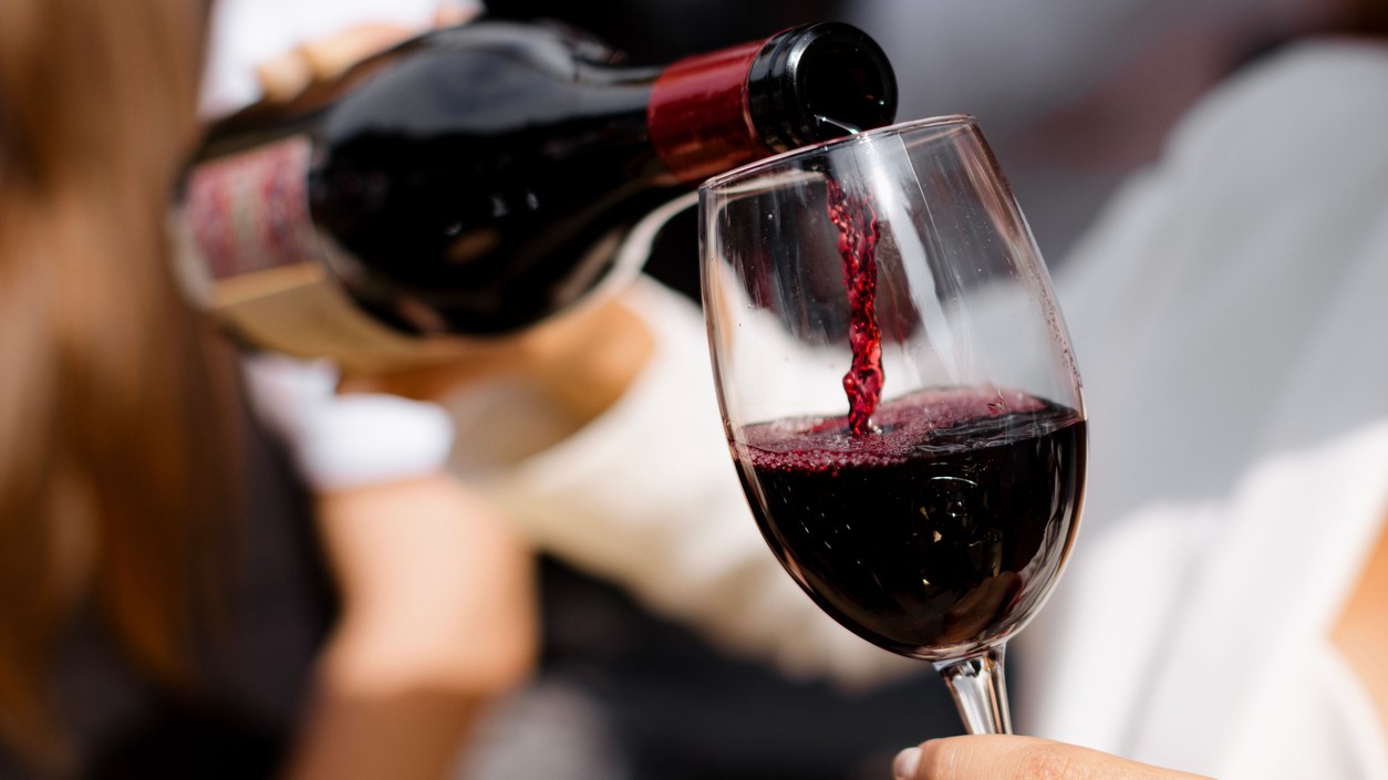 Červené víno v boji proti rakovine nepomáha.