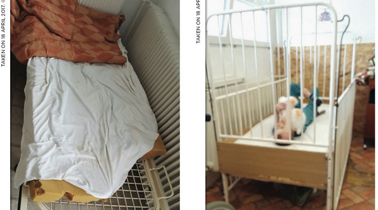 Bal oldalon egy több helyen megrongált ágy, jobb oldalon egy rácsos ágyba zárt kisfiú látható /Fotó: MDAC