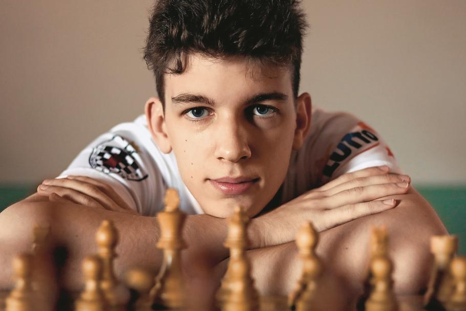 Jan-Krzysztof Duda podporządkowuje całe życie szachom, ponieważ chce zostać mistrzem świata. To, że jego sukcesy wpływają na popularyzację dyscypliny w Polsce, jest tylko miłym dodatkiem do kariery