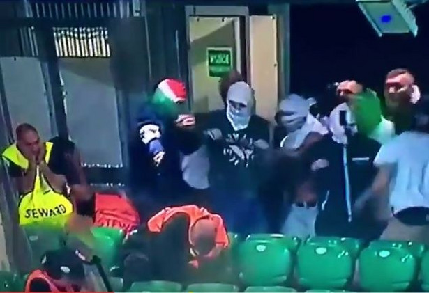 Legia znów wpuściła na stadion bandytów. Wstydzić musimy się przed światem nie tylko za 0:6