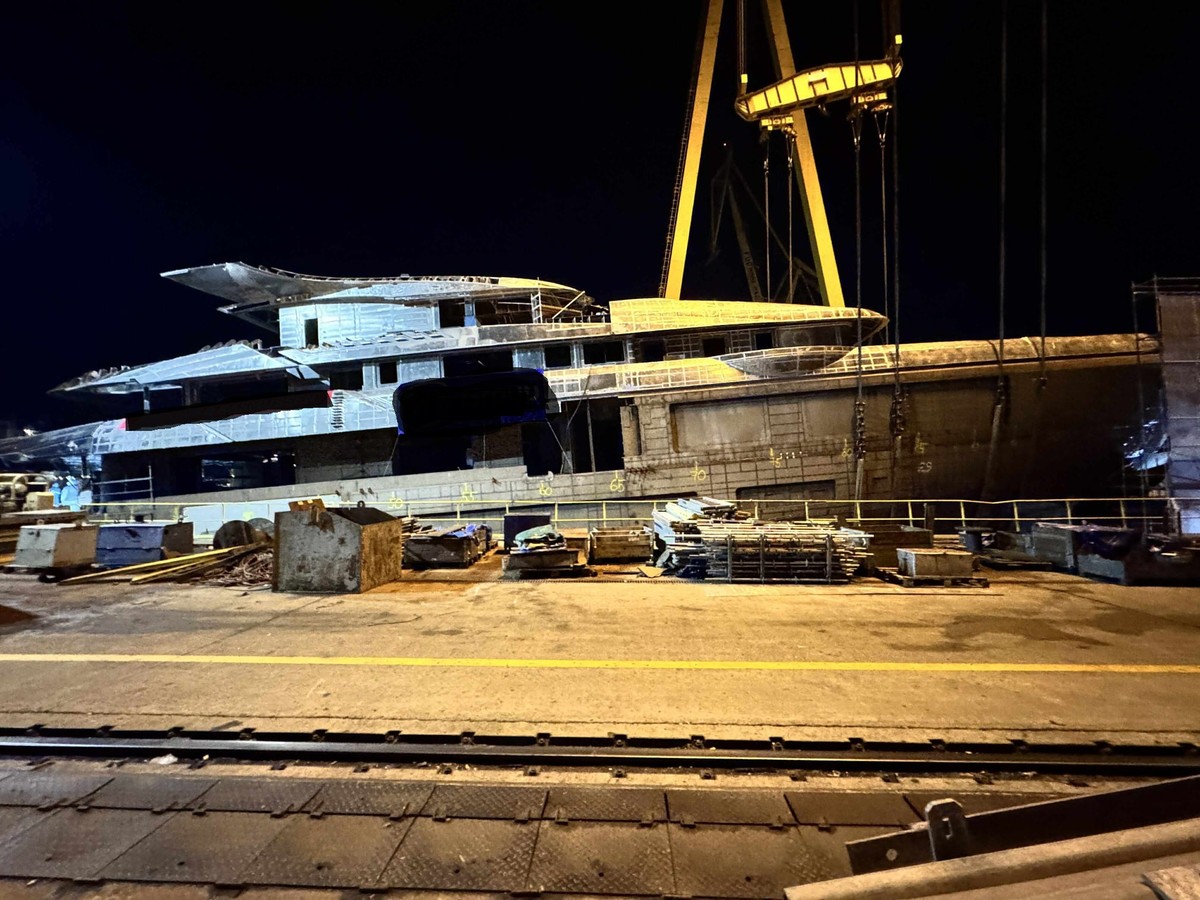 "Toniemy!" Dramatyczne wodowanie w Stoczni Szczecińskiej