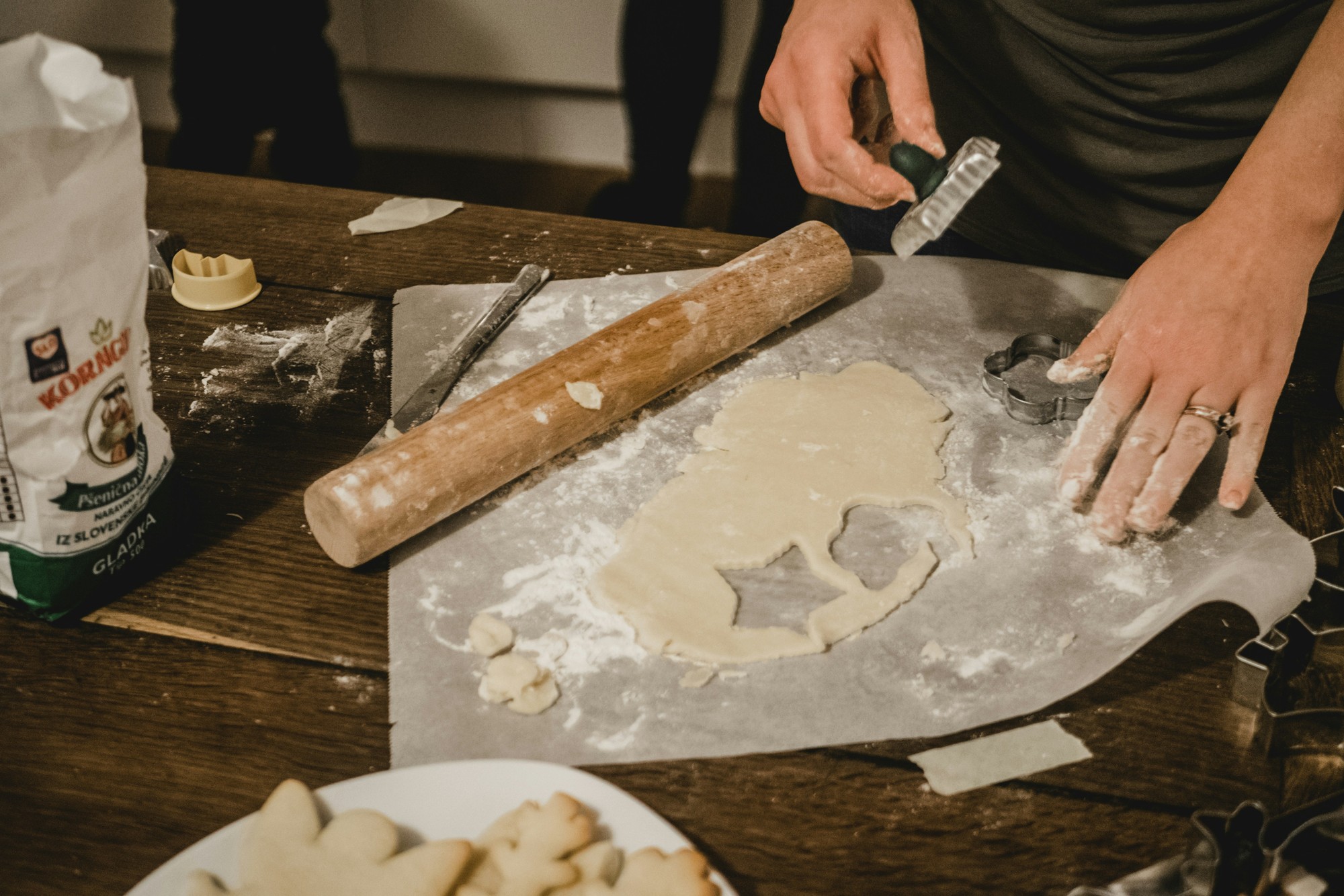 Pri vaľkaní cesta môže pomôcť aj pár kvapiek vody.