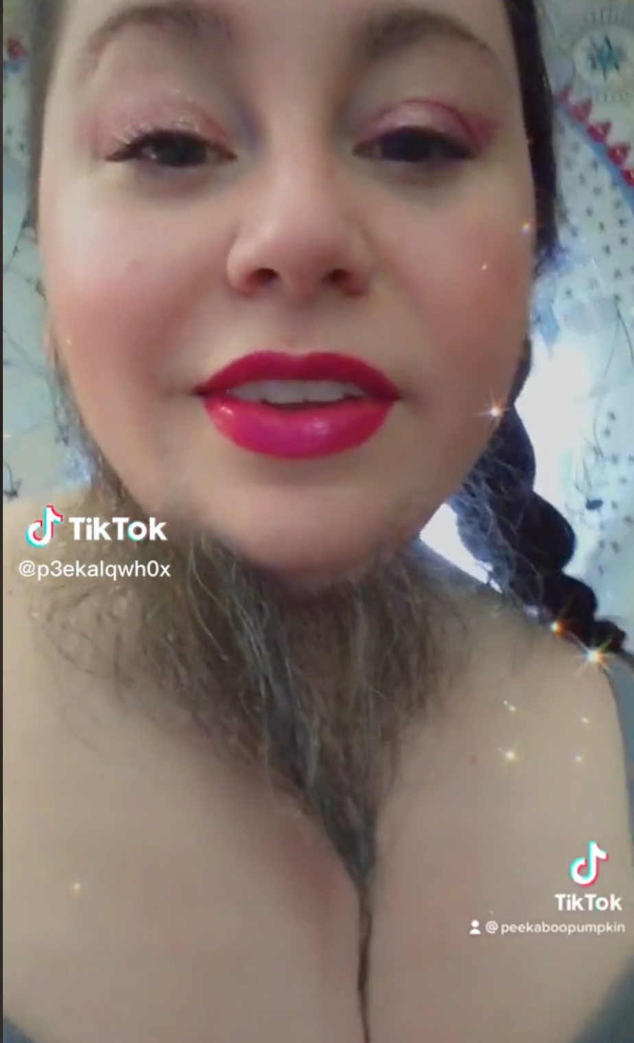 Žena sa o svoju bradu začala riadne starať.