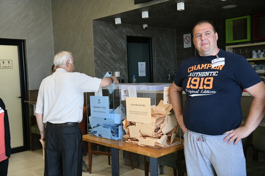 Kafe As, Plavi horizonti Zemun