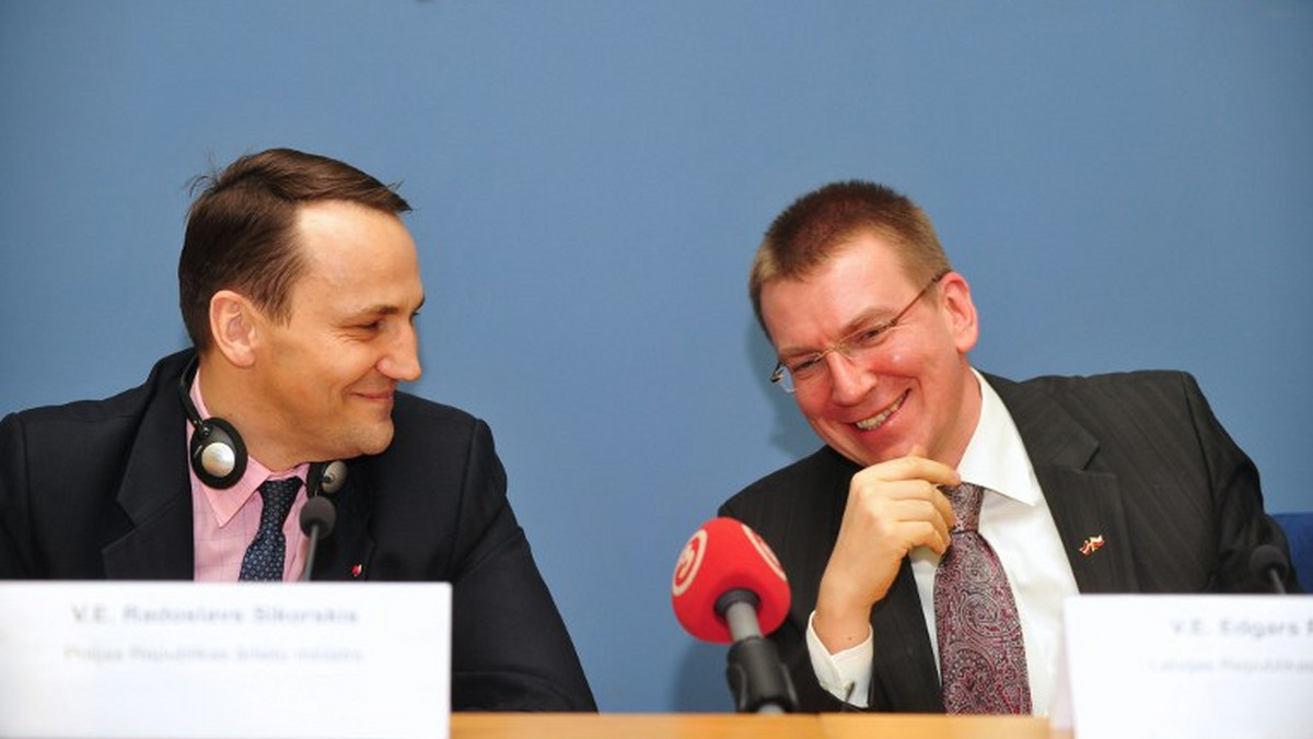 - Polska trzyma kciuki za Łotwę, która chce wejść do strefy euro już w przyszłym roku - mówił w Rydze minister Radosław Sikorski. Dodał też, że z pewną zazdrością patrzy na to, że ten nadbałtycki kraj spełnił kryteria ekonomiczne wejścia do strefy. Szef polskiego MSZ przebywa tam z oficjalną wizytą.