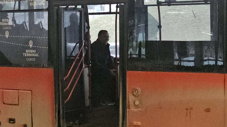 Bane Mojićević u autobusu