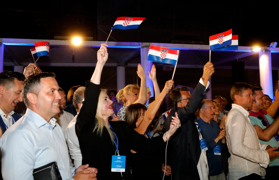 Pristalice HDZ-a slave pobedu